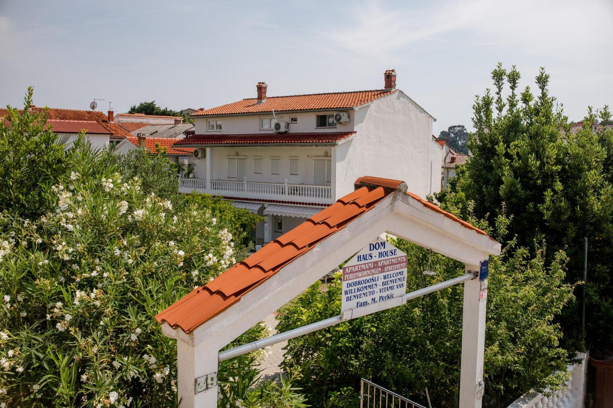 Lovely Meta Apartments Palit Bagian luar foto