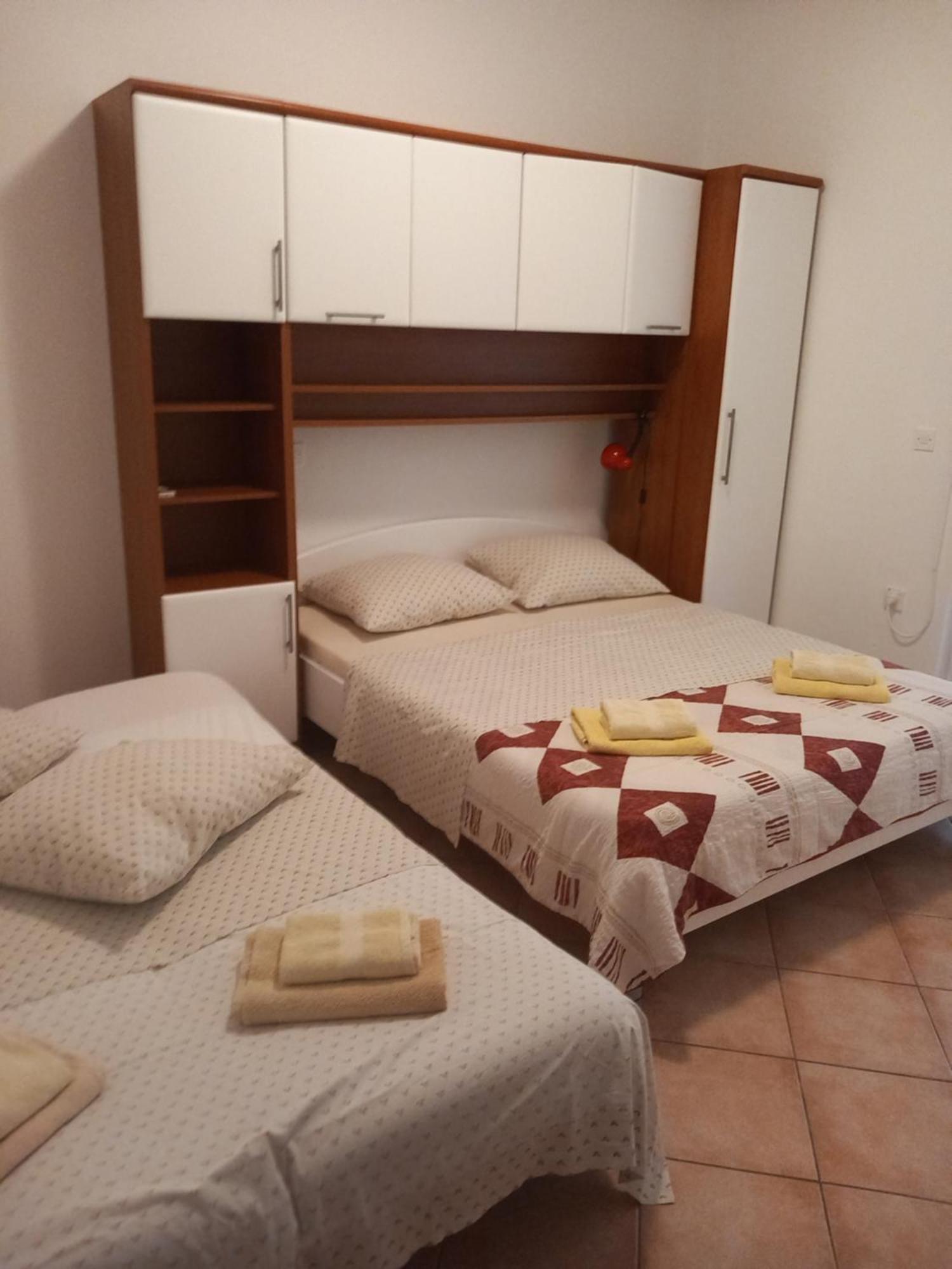 Lovely Meta Apartments Palit Bagian luar foto