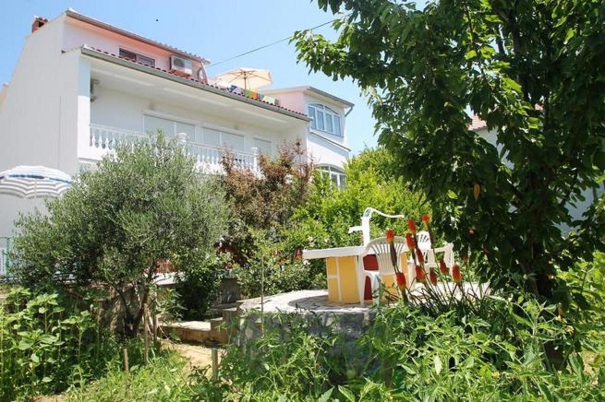Lovely Meta Apartments Palit Bagian luar foto